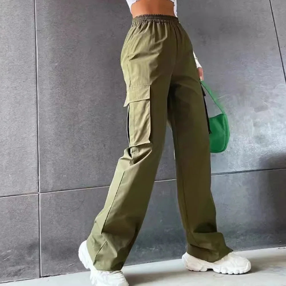 Dresden | Damen Oversized Cargo Hose | Armeegrün