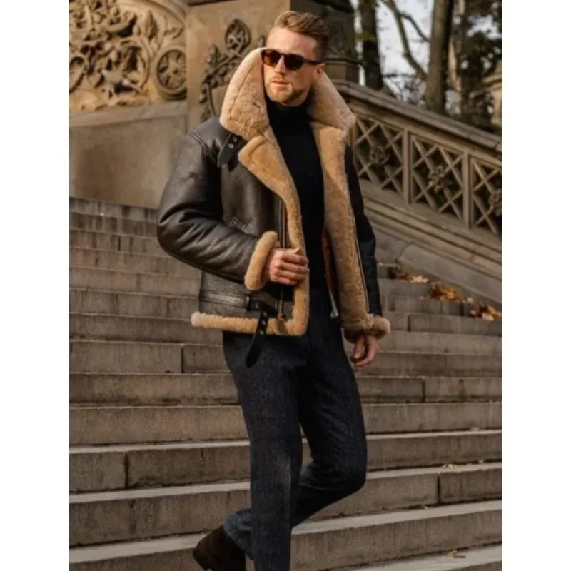 Robuste Outdoor-Jacke mit maskulinem Look und praktischen Details.